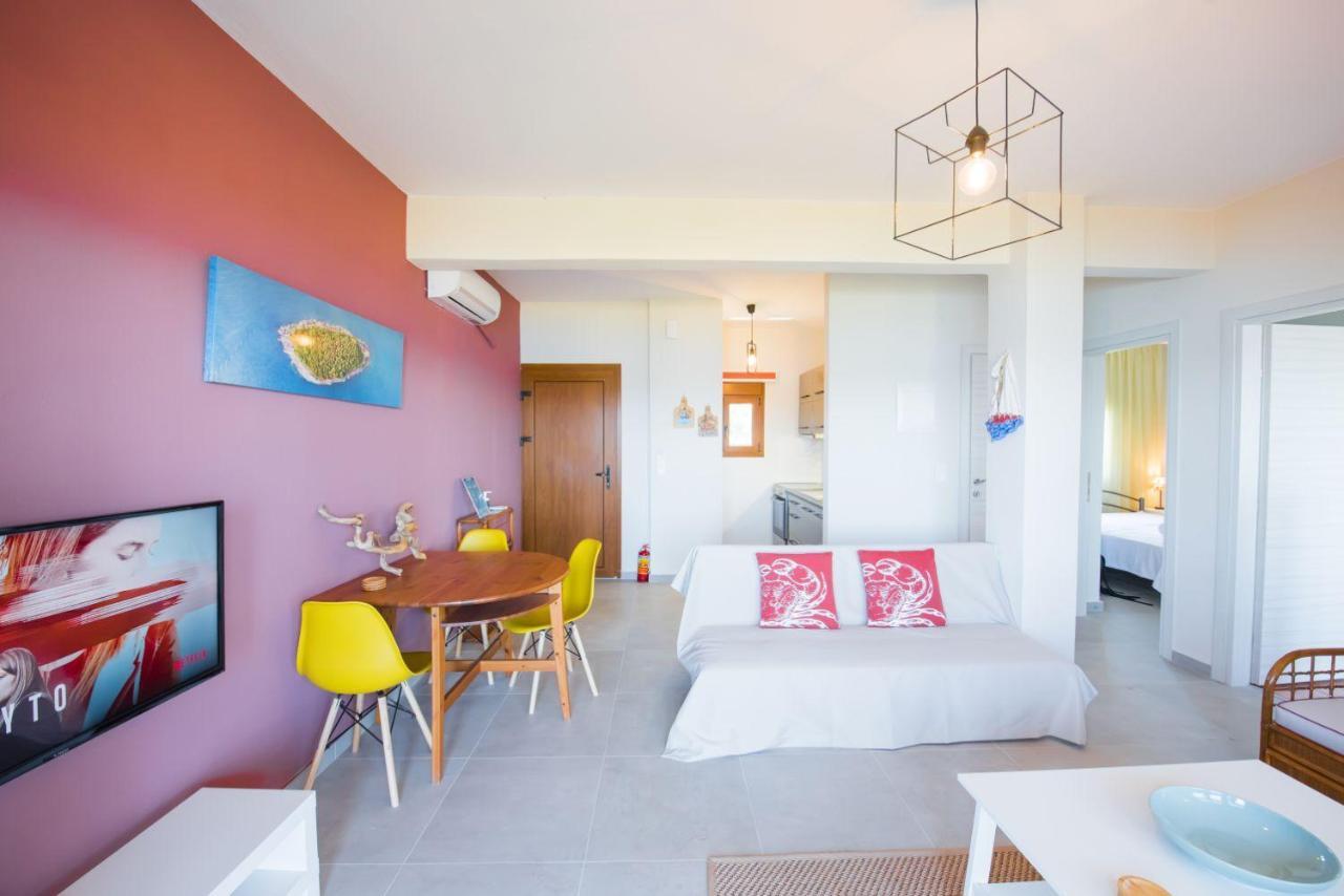 Nereus & Oceanus Beachfront Apartments, Lagonisi Beach #Feelslikehome Ormos Panagias Eksteriør billede