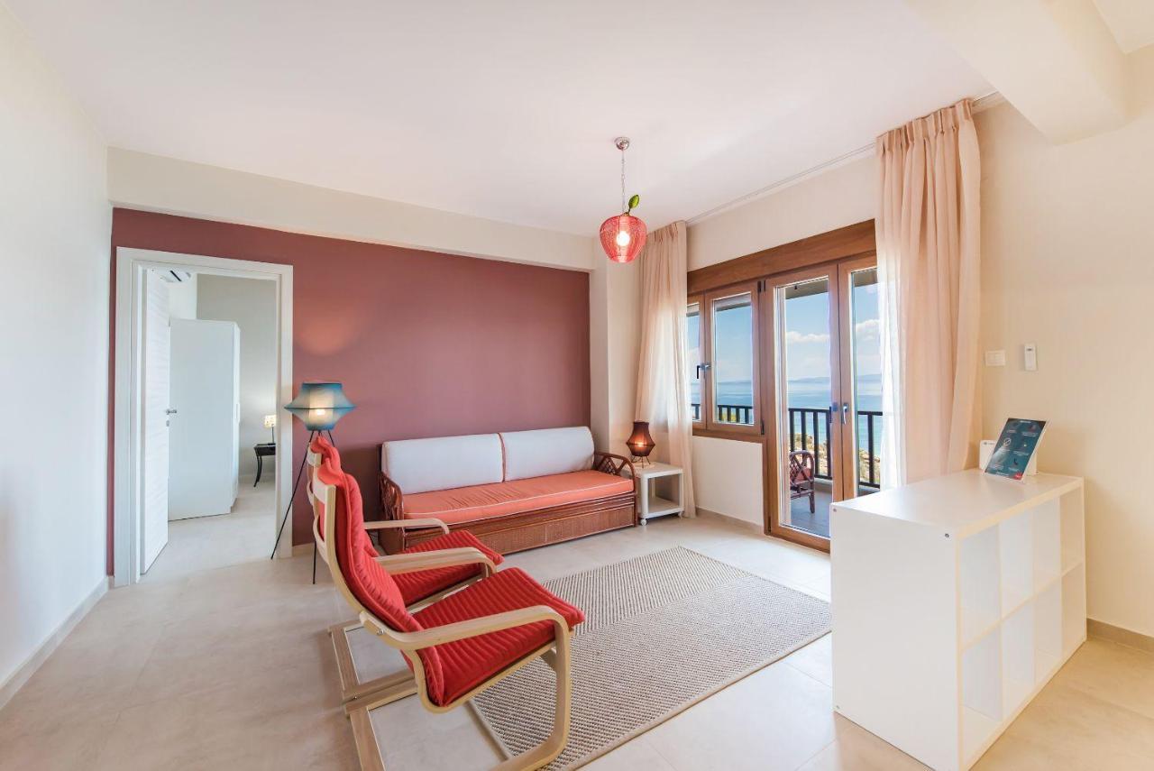 Nereus & Oceanus Beachfront Apartments, Lagonisi Beach #Feelslikehome Ormos Panagias Eksteriør billede