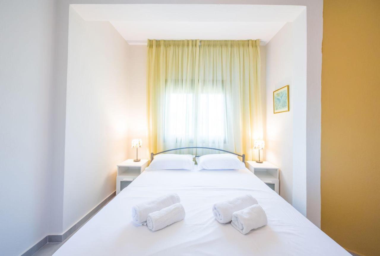 Nereus & Oceanus Beachfront Apartments, Lagonisi Beach #Feelslikehome Ormos Panagias Eksteriør billede