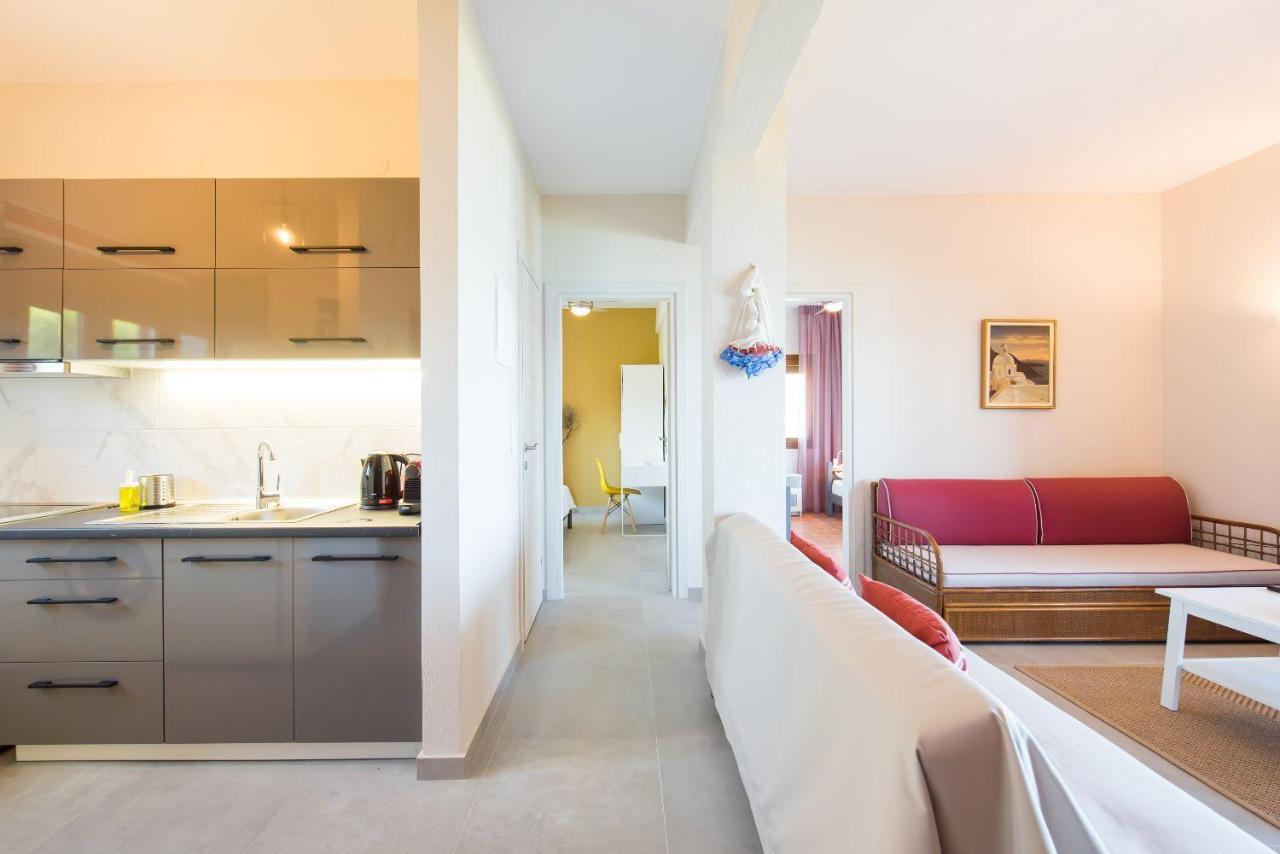 Nereus & Oceanus Beachfront Apartments, Lagonisi Beach #Feelslikehome Ormos Panagias Eksteriør billede