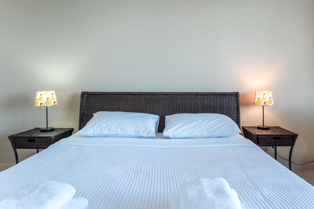 Nereus & Oceanus Beachfront Apartments, Lagonisi Beach #Feelslikehome Ormos Panagias Eksteriør billede