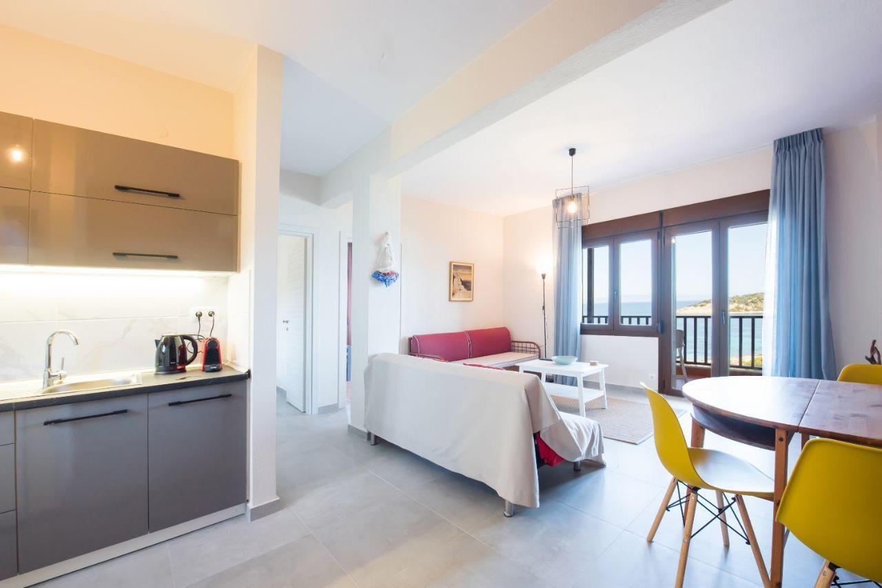 Nereus & Oceanus Beachfront Apartments, Lagonisi Beach #Feelslikehome Ormos Panagias Eksteriør billede