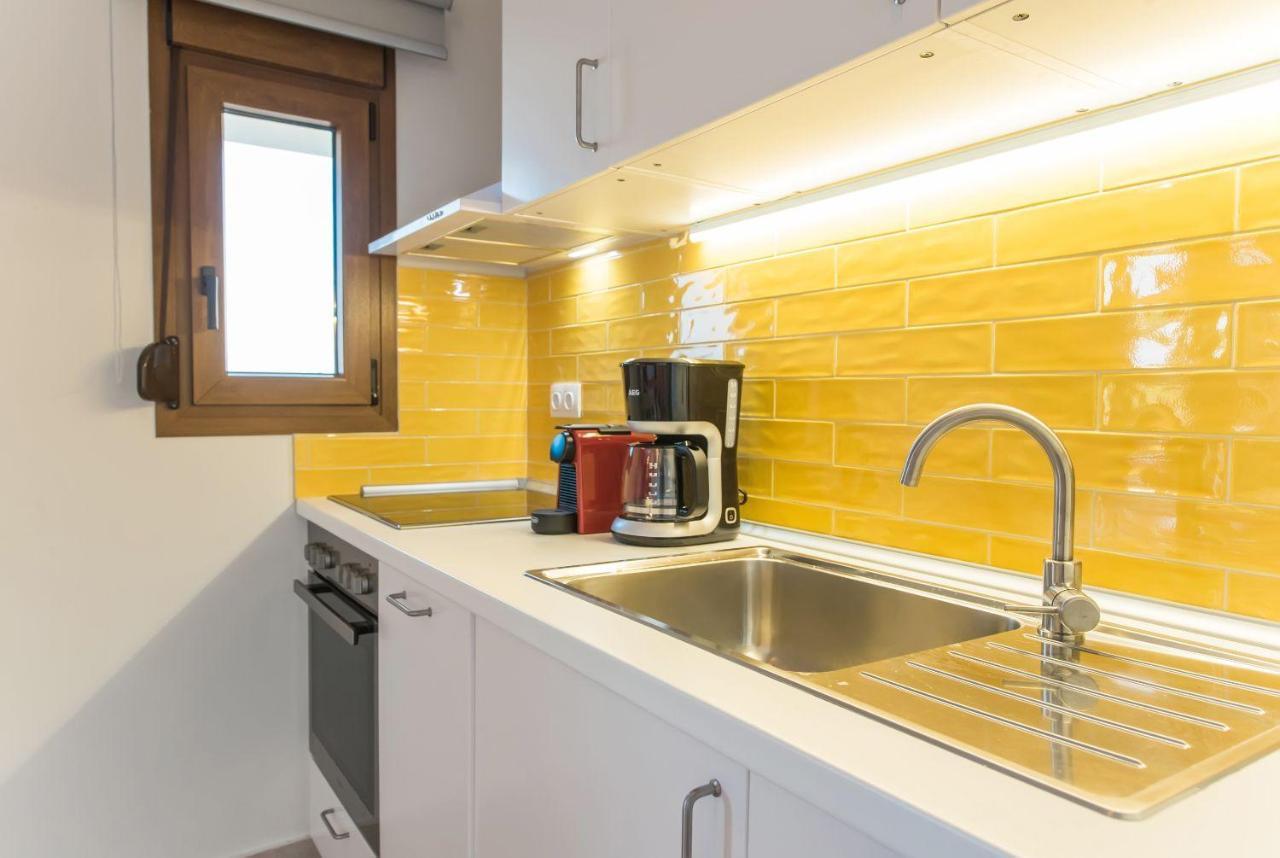Nereus & Oceanus Beachfront Apartments, Lagonisi Beach #Feelslikehome Ormos Panagias Eksteriør billede